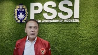 Selamat Tinggal Selamanya, Ketua Umum PSSI Iwan Bule Bagikan Kabar Duka Ibunda Meninggal