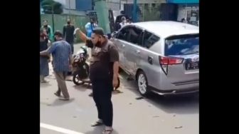 Detik-detik Rekaman CCTV Kecelakaan Maut di Pasar Minggu