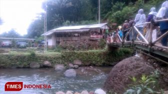 Pandemi Tak Surutkan Semangat Wisatawan ke Sungai Cireong Ciamis