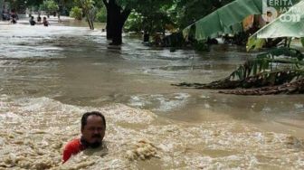Hujan Lebat, Kali Lamong Kembali Meluap dan Rendam Delapan Desa di Gresik
