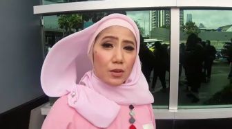 Ine Sinthya Dukung Ajang Bintang Suara: Ayo Jadilah Seorang Penyanyi!