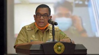 Rapat Paripurna Bareng DPRD Riau, Edy Natar Bicara Pembangunan Pascapandemi