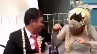 Pengantin Berjoget Ria Usai Sah Jadi Suami Istri, Warganet: Ketemunya di Tempat check Sound Nih...