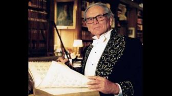 Desainer Ternama Pierre Cardin Wafat di Usia 98 Tahun