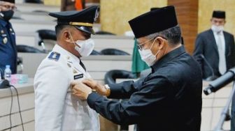 Terbukti Bersalah Bentak-bentak PKL, Taufan Pawe Pecat Camat Ujung