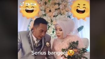 Pengantin Baru Terekam Ngobrol Serius di Pelaminan, Bikin Publik Penasaran