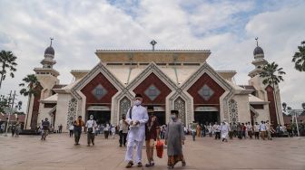 Doa Masuk Masjid Terlengkap dan Artinya
