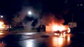 Malam Tahun Baru di Prancis Kaos, Puluhan Mobil Jadi Korban Aksi Pembakaran