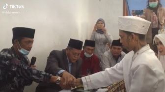 Potret Pernikahan Cowok Viral 'Ganteng Doang, Jemput Cewek Depan Gang'