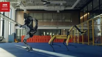 Saat Robot Anjing Berdansa Meniru Gerakan Manusia