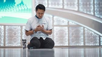 Haji 2021 Batal, Arie Untung: Gimana Kalau Allah Buka Pintu Surga Kecuali Buat Indonesia?