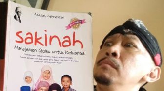 Abu Janda Pamer Buku Sakinah Aa Gym: Talak Tiga Teh Ninih Halaman Berapa?