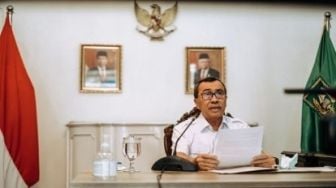 Sembuh dari Covid-19, Syamsuar Tancap Gas Pimpin Rapat dari Rumah