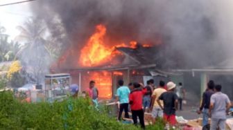 Kebakaran Hebat di Pesisir Selatan, 4 Rumah Jadi Abu