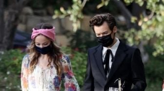 Agensi Bungkam Soal Isu Pacaran Harry Styles dan Olivia Wilde