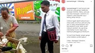 Bak Eksekutif Muda, Tukang Sayur di Lumajang Ini Necis Banget saat Jualan