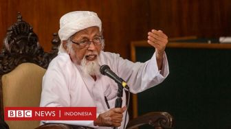 Setelah Bebas, Abu Bakar Ba'asyir Diprediksi Bakal Merebut Pengikut FPI