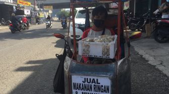 Bekerja di Jalan, Kursi Roda Slamet Nugroho Pernah Tertabrak Sepeda Motor