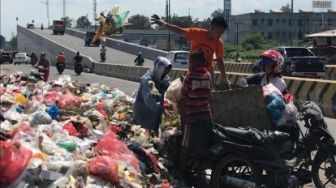 Agus Pramono Beberkan Penyebab Penumpukkan Sampah di Pekanbaru