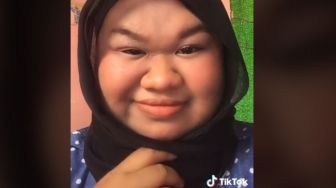 Viral! Bikin Live Streaming Tutorial Makeup, Perempuan Ini Malah Dibully