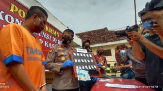 Jualan Sabunya Terendus Polisi, Nur Syafaat Batal Nikahi Gadis Pujaannya