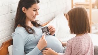 Usai Suntik Vaksin Covid-19, Kapan Wanita Bisa Merencanakan Kehamilan?