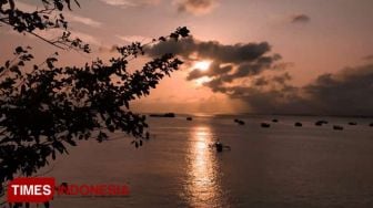 Menikmati Matahari Terbenam di Bukit Cagar Alam Pangandaran
