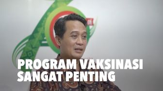 Nakes Hadapi Risiko Tinggi Tiap Hari, Ketua IDI: Kita Perlu Cepat Divaksin!