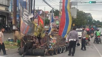 Heboh Razia Vespa Gembel, Warganet Salah Fokus dengan Bendera Ini