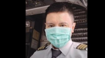 Kakak Kopilot Sriwijaya Air Yakin Adik Selamat: Saya Pegang Kata-Kata Dia