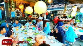 Suasana Nongkrong Asyik Ala Kekinian di Andros Cafe Banyuwangi