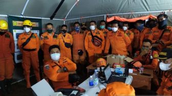 900 Petugas Cari 27 Orang yang Hilang saat Longsor Sumedang