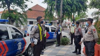 Terapkan PPKM, Warga Surabaya Diminta Tak Keluar Rumah Sendiri saat Malam