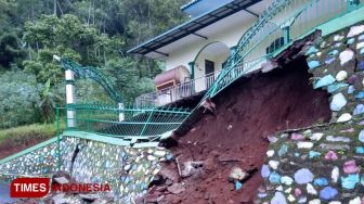 Bencana Tanah Retak Terjadi di Kecamatan Cisaga Ciamis