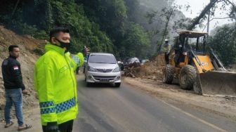 Ada Longsor, Jalur Berastagi-Medan Diberlakukan Sistem Buka Tutup