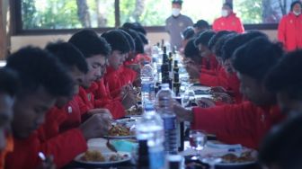 Pelatnas di Spanyol, Timnas U-19 Pantang Makan Pedas dan Digoreng