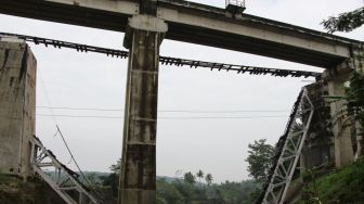 Jembatan Rel KA di Brebes yang Putus Diterjang Banjir Berusia 100 Tahun