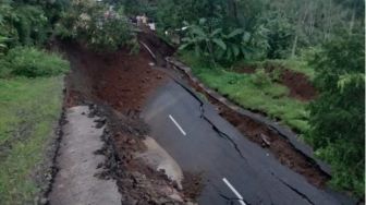 Jalan Wonosobo-Kebumen Ambles, Lalu Lintas Dialihkan