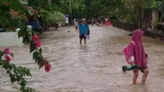 Diterjang Banjir, Ratusan Rumah di Kota Padang Terendam
