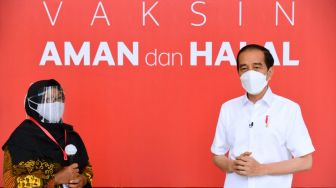 Divaksin Bareng Jokowi, Pedagang Sayur: Mudah-mudahan Wabah Cepat Berlalu