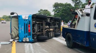 9 Orang Jadi Korban Kecelakaan Bus Pasien COVID-19 di Tol Jagorawi Bogor