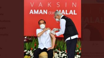 Vaksin Utuh saat Disuntik ke Jokowi, Ini Jawaban Ketua PB IDI