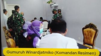 Ricuh, Wartawan Minta Bukti Kepala Daerah Sudah Disuntik Vaksin Covid-19