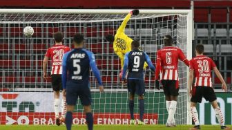 Liga Belanda Makin Seru, PSV Dipermalukan AZ Alkmaar 1-3 di Kandang