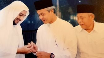 Ini Kenangan Ganjar dan Syekh Ali Jaber, Tak Bisa Pulang dari Purbalingga