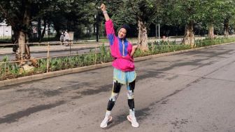 Selalu Tampil Colorful, Ini Dia 5 Fashion Unik dari Tantri Namirah!