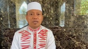 Kenapa Masjid Ditutup Pasar Dibuka? Begini Jawaban Ustaz Das'ad Latif