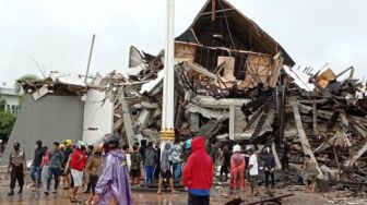 Update Gempa Mamuju-Majene: 73 Tewas, 743 Luka-luka, 27.850 Warga Mengungsi