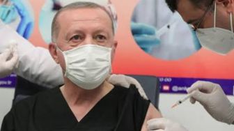 Presiden Turki Recep Tayyip Erdogan dan Istrinya Terpapar Virus Omicron