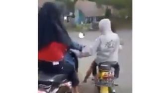 Gegara Lirikan Mata, Gadis Ini Disetop saat Naik Motor Lalu Dirundung